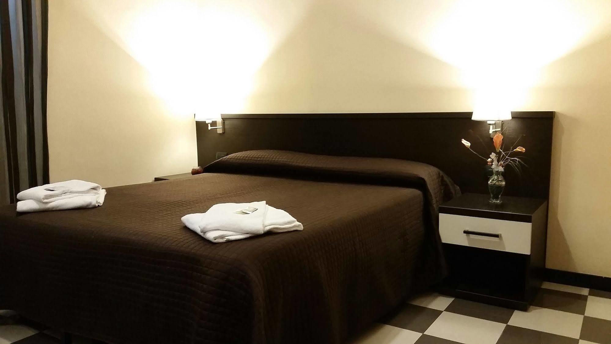 Roma Da Noi Bed & Breakfast Ngoại thất bức ảnh